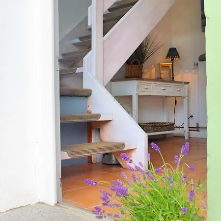 In Mit Kleinem Garten By Interhome Ferienhaus