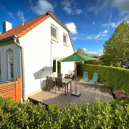 In Mit Kleinem Garten By Interhome Lutterbek